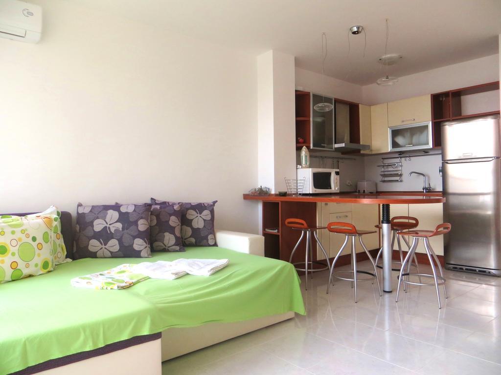 Holiday Apartment In Riviera Complex سفيتي فلاس الغرفة الصورة