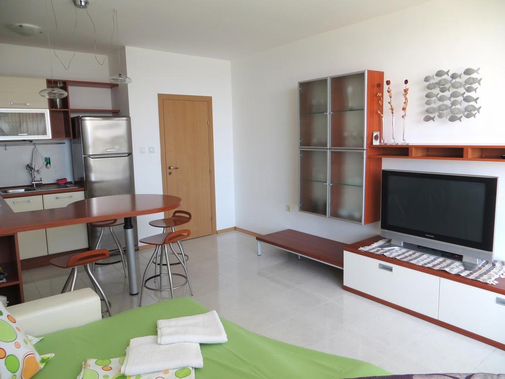Holiday Apartment In Riviera Complex سفيتي فلاس الغرفة الصورة